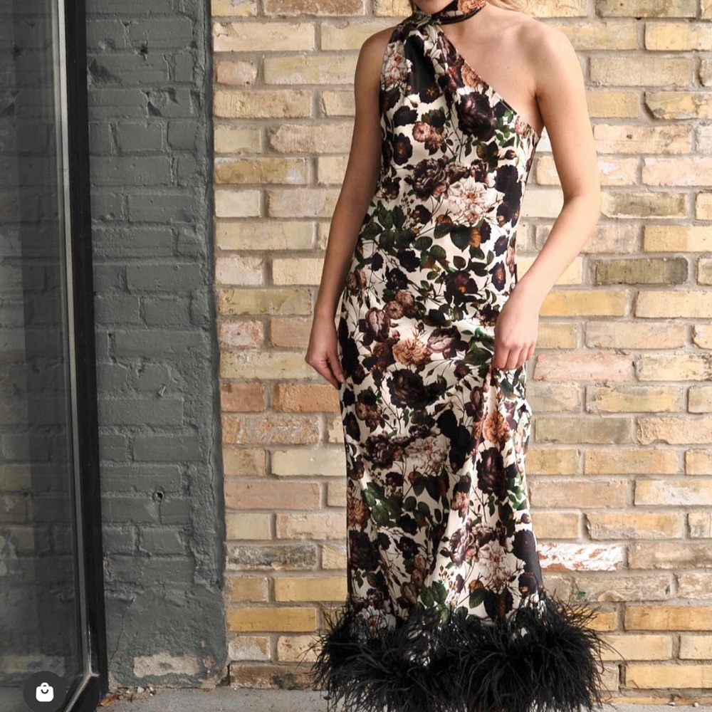 Elegant One-Shoulder Floral Dress with Feather Detail